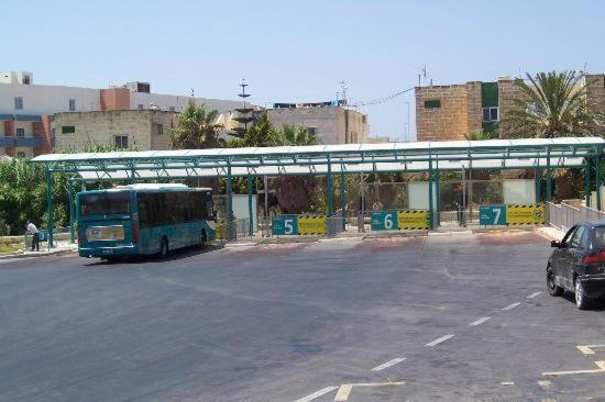 Scicluna 2 Bedroom Apartment - Bus Terminus St. Paul's Bay Exterior foto