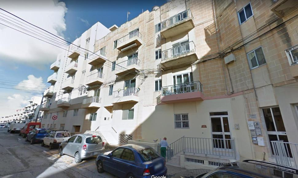 Scicluna 2 Bedroom Apartment - Bus Terminus St. Paul's Bay Exterior foto