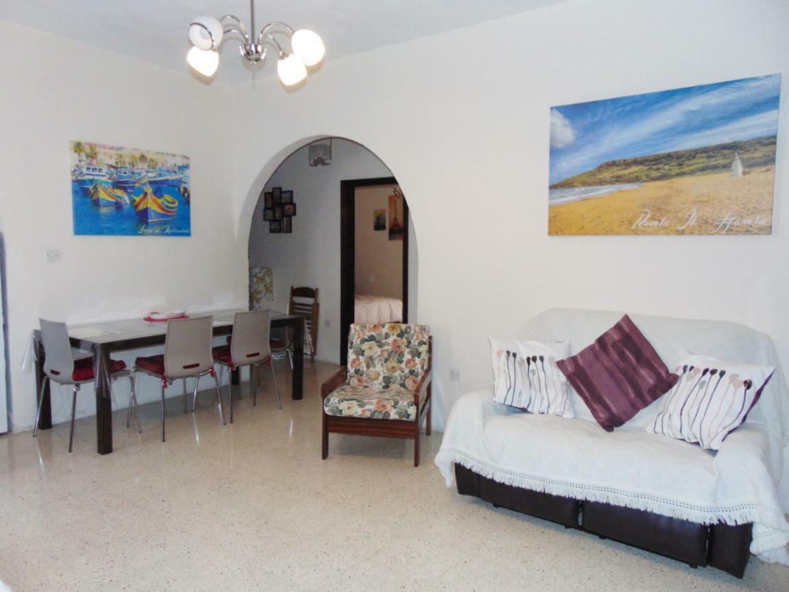 Scicluna 2 Bedroom Apartment - Bus Terminus St. Paul's Bay Exterior foto